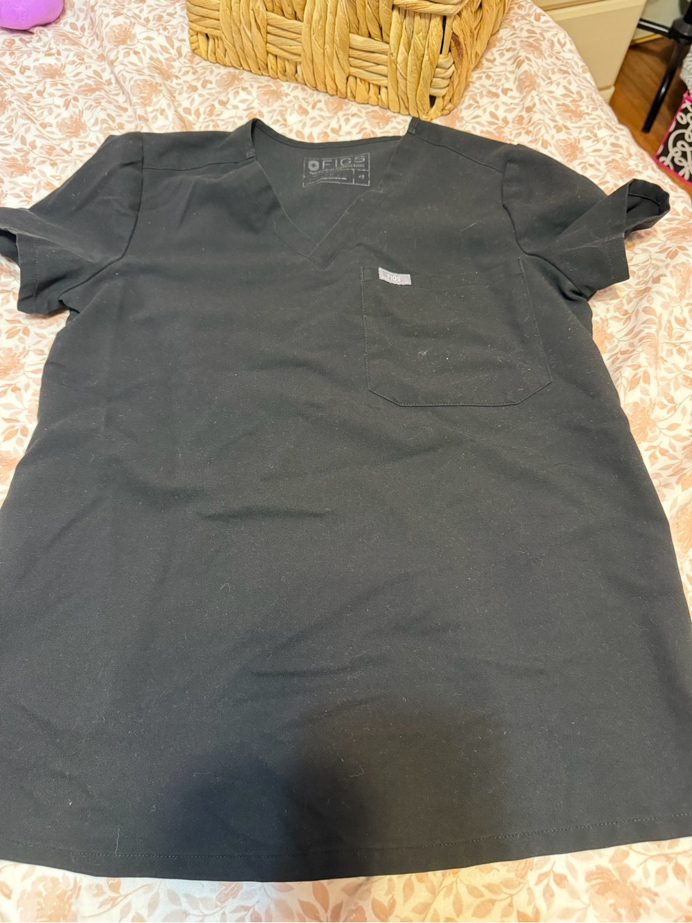 Black V-Neck Pocket women’s fig top